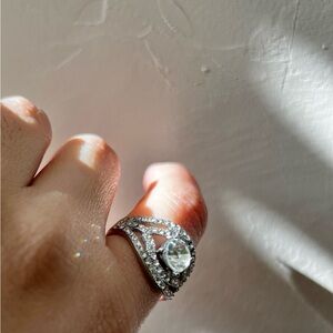 Elegant Silver Crystal Ring